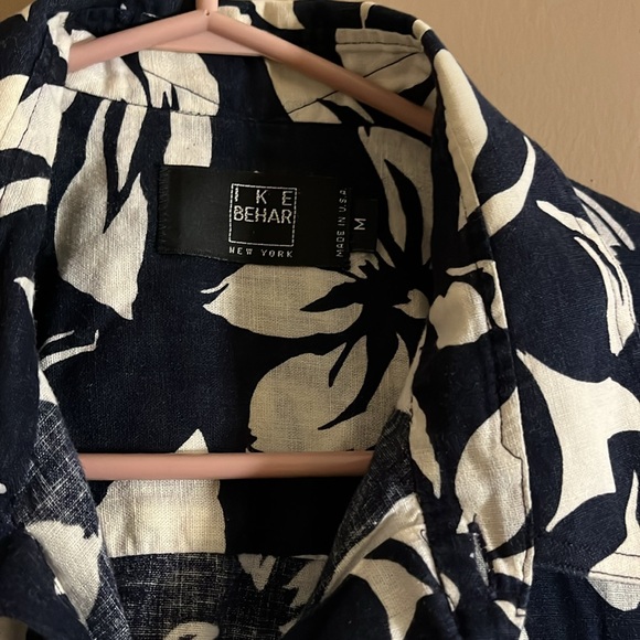 Floral leafy vacation style Hawaiian shirt - Picture 2 of 5
